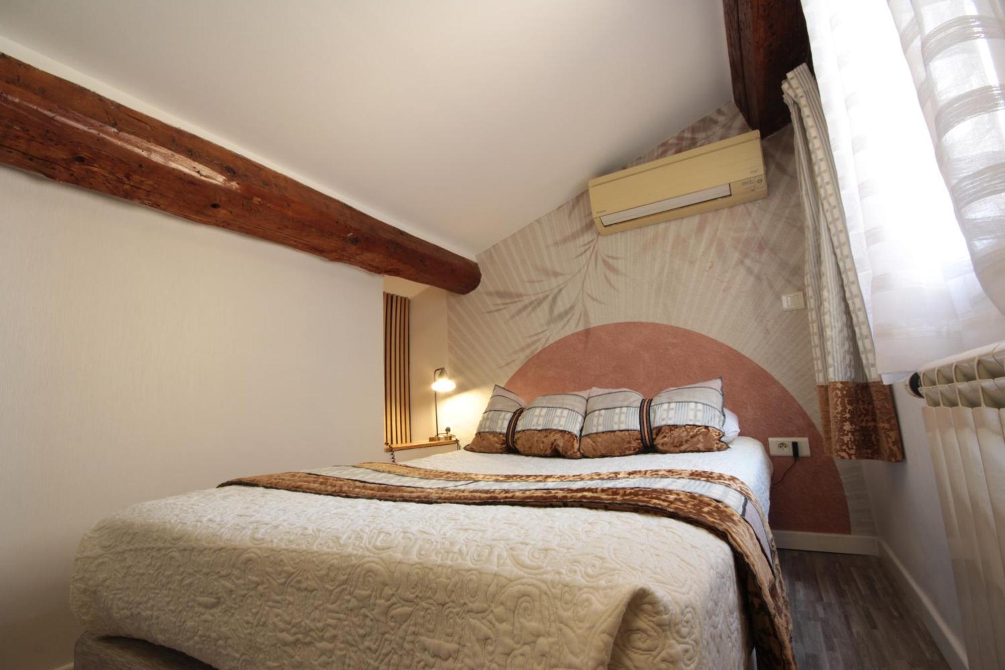 Des Arts Hotel 2*